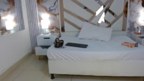 Snapshot of vanessahard_as chatting on 10.04.25 Vanessa Hard online show from 10.04.25