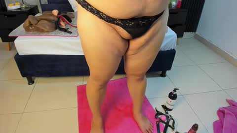 Vanessa Hard online show from 11.27.25