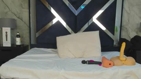 Vanessa Hard online show from 02.18.26