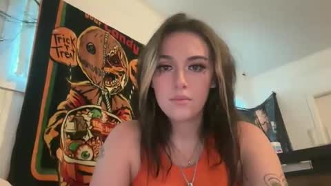 Snapshot of vanessaluvs2play chatting on 10.31.25 vanessaluvs2play online show from 10.31.25