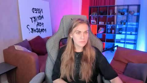 Snapshot of vanessamate chatting on 10.28.25 Vanessa online show from 10.28.25