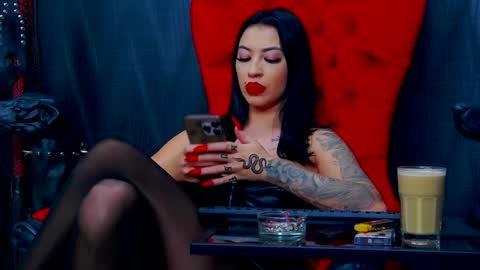 Miss Vanessa online show from 01.12.25