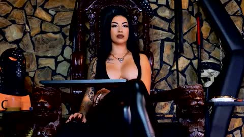 Miss Vanessa online show from 10.15.25