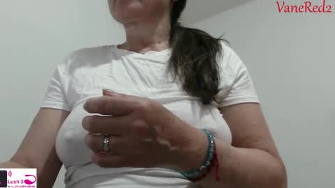 Snapshot of vanessared2 chatting on 12.10.24 Vanesared2 online show from 12.10.24