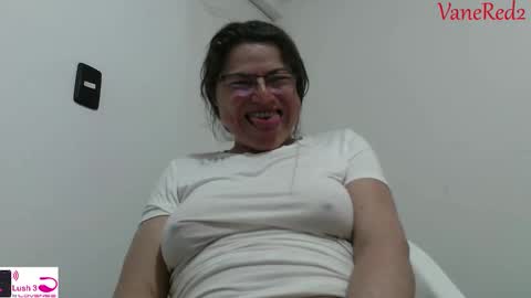Snapshot of vanessared2 chatting on 12.15.24 Vanesared2 online show from 12.15.24