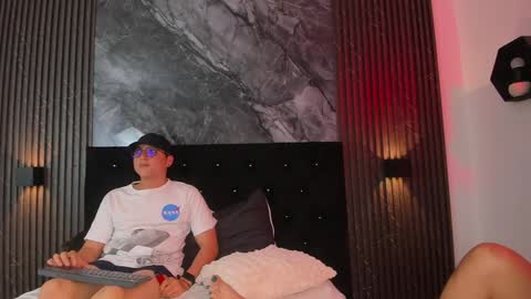 Snapshot of vanilla_hot_ chatting on 02.07.25 vanilla_hot_ online show from 02.07.25