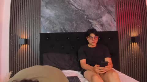 Snapshot of vanilla_hot_ chatting on 02.09.25 vanilla_hot_ online show from 02.09.25