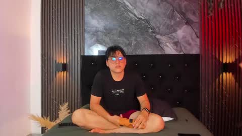 Snapshot of vanilla_hot_ chatting on 02.23.25 vanilla_hot_ online show from 02.23.25