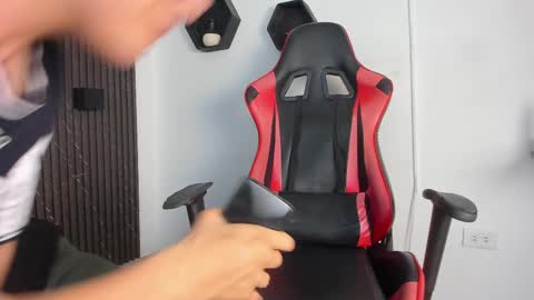 Snapshot of vanilla_hot_ chatting on 02.26.25 vanilla_hot_ online show from 02.26.25