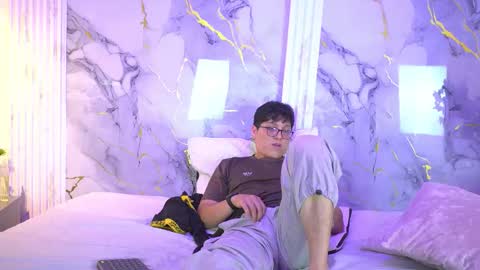 Snapshot of vanilla_hot_ chatting on 10.12.25 vanilla_hot_ online show from 10.12.25