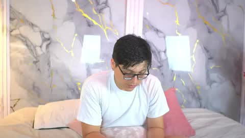 Snapshot of vanilla_hot_ chatting on 10.13.25 vanilla_hot_ online show from 10.13.25