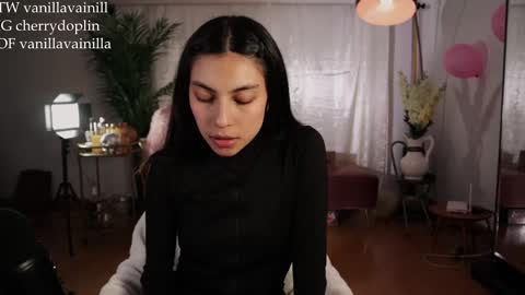 Snapshot of vanilla_velvet chatting on 11.19.25 Annabet online show from 11.19.25