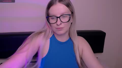 Mia online show from 10.20.25