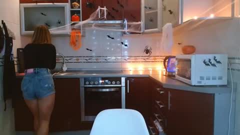 VanillaMuffin online show from 10.31.25