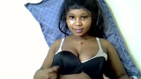 Snapshot of vanillavenus chatting on 09.27.25 vanillavenus online show from 09.27.25