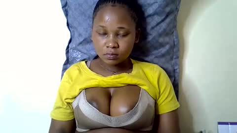 Snapshot of vanillavenus chatting on 10.11.25 vanillavenus online show from 10.11.25