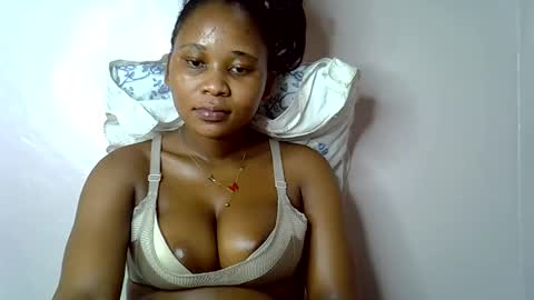 Snapshot of vanillavenus chatting on 10.29.25 vanillavenus online show from 10.29.25