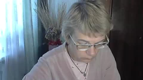 Snapshot of vanillaxcreamy chatting on 10.21.25 Vanillaxcreamy online show from 10.21.25