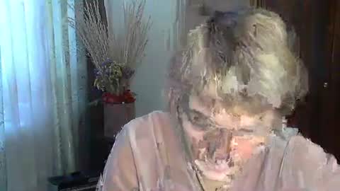 Vanillaxcreamy online show from 11.17.25