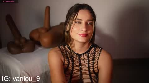 Vanilu online show from 10.22.25