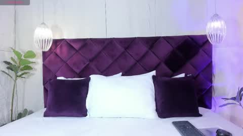 Snapshot of vannecamiel chatting on 10.25.25 V A N N E S A   online show from 10.25.25