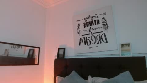 vane online show from 10.17.25