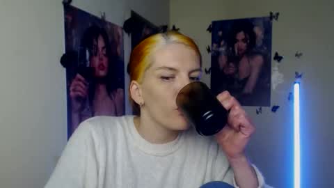 Snapshot of vanrey_ chatting on 02.08.26 Vanessa online show from 02.08.26