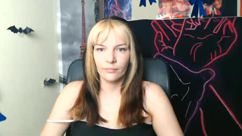 Snapshot of vanrey_ chatting on 06.21.26 Vanessa online show from 06.21.26