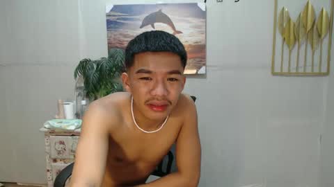 Snapshot of vanxxx2005 chatting on 12.02.24 vanxxx2005 online show from 12.02.24