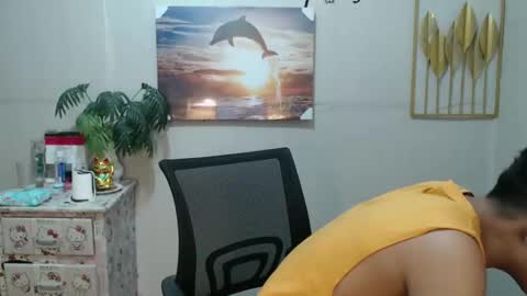 Snapshot of vanxxx2005 chatting on 12.10.24 vanxxx2005 online show from 12.10.24