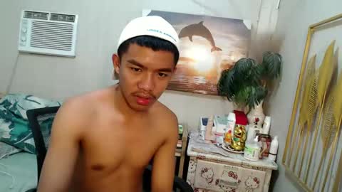 Snapshot of vanxxx2005 chatting on 03.05.25 vanxxx2005 online show from 03.05.25