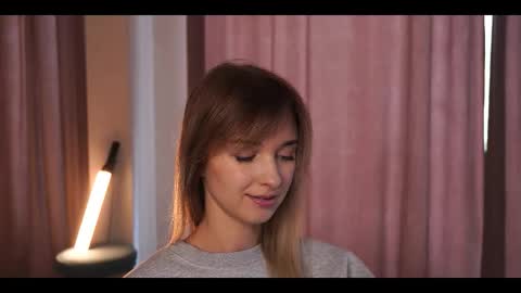 Snapshot of variety_moments chatting on 09.21.25 Heeeeey Im Hanna the art of tease  online show from 09.21.25