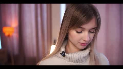 Snapshot of variety_moments chatting on 10.17.25 Heeeeey Im Hanna the art of tease  online show from 10.17.25