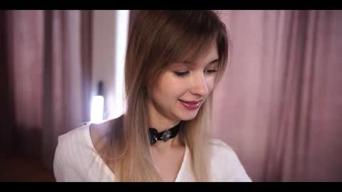 Snapshot of variety_moments chatting on 10.19.25 Heeeeey Im Hanna the art of tease  online show from 10.19.25