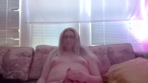 Snapshot of varinadarken chatting on 04.21.26 Varina online show from 04.21.26