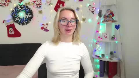 Snapshot of vasilisasii chatting on 12.27.24 Vasilisa online show from 12.27.24
