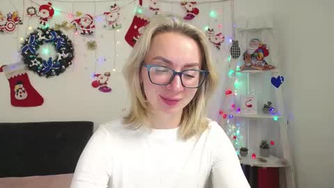 Snapshot of vasilisasii chatting on 12.27.24 Vasilisa online show from 12.27.24