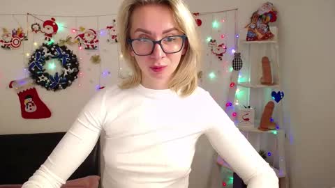 Snapshot of vasilisasii chatting on 12.30.24 Vasilisa online show from 12.30.24
