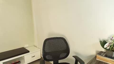 Victoria online show from 10.11.25