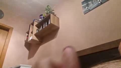 Snapshot of vedierko3 chatting on 12.16.24 vedierko3 online show from 12.16.24