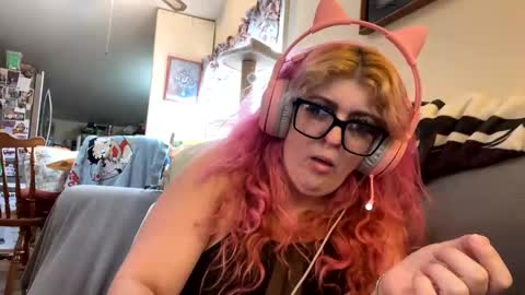 Snapshot of veelehanex3 chatting on 12.15.24 Veronica Lehane online show from 12.15.24