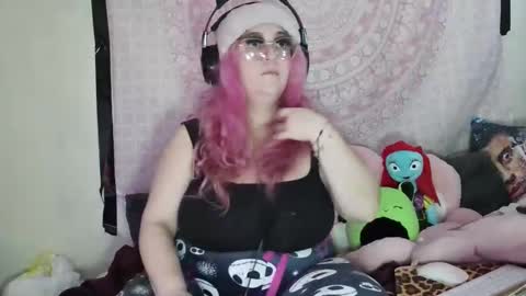 Snapshot of veelehanex3 chatting on 12.20.24 Veronica Lehane online show from 12.20.24