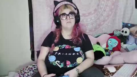 Snapshot of veelehanex3 chatting on 12.24.24 Veronica Lehane online show from 12.24.24