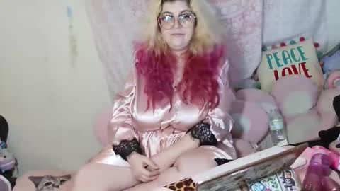 Snapshot of veelehanex3 chatting on 06.10.26 Veronica Lehane online show from 06.10.26