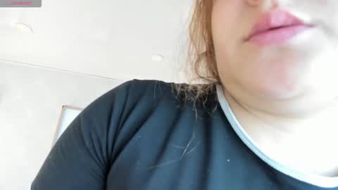 Vee Simons online show from 12.01.25