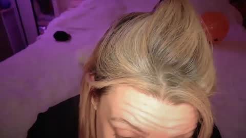 Snapshot of vegas_danielle chatting on 10.14.25 Vegas Dani online show from 10.14.25