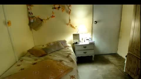 veka_lourens online show from 09.22.25