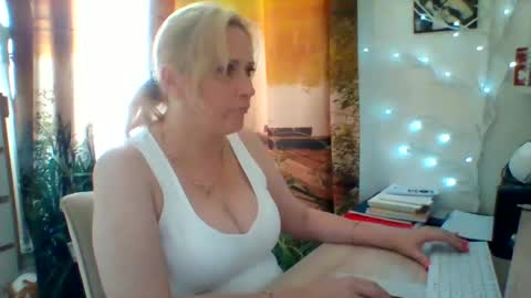velka_raspberry online show from 07.23.26