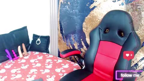 Snapshot of vella_sex chatting on 03.11.25 Vella online show from 03.11.25