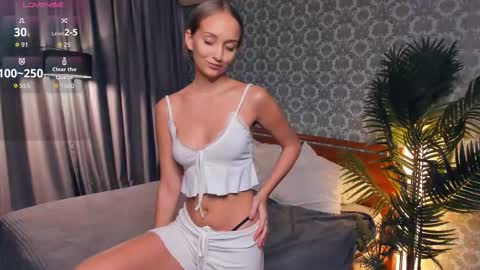 Snapshot of vellaford chatting on 11.29.25 Eva online show from 11.29.25